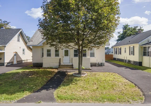 Photo 2 of Single family home for sale at 1231 N Westcott Rd, Schenectady, NY 12306 | MLS# 202626147 | Listing updated on 2026-09-16
