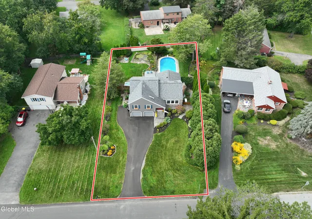Photo 3 of Single family home for sale at 945 Mohegan Rd, Schenectady, NY 12309 | MLS# 202625791 | Listing updated on 2026-09-18
