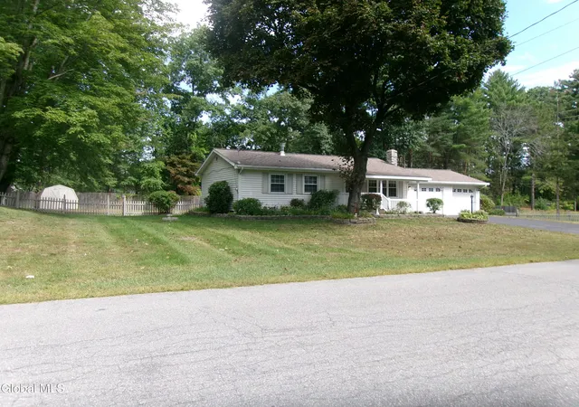 Photo 3 of Sale Pending at 62 Margaret Dr, Ballston Spa, NY 12020 | MLS# 202625758 | Listing updated on 2026-09-14