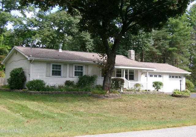 Photo 4 of Sale Pending at 62 Margaret Dr, Ballston Spa, NY 12020 | MLS# 202625758 | Listing updated on 2026-09-14