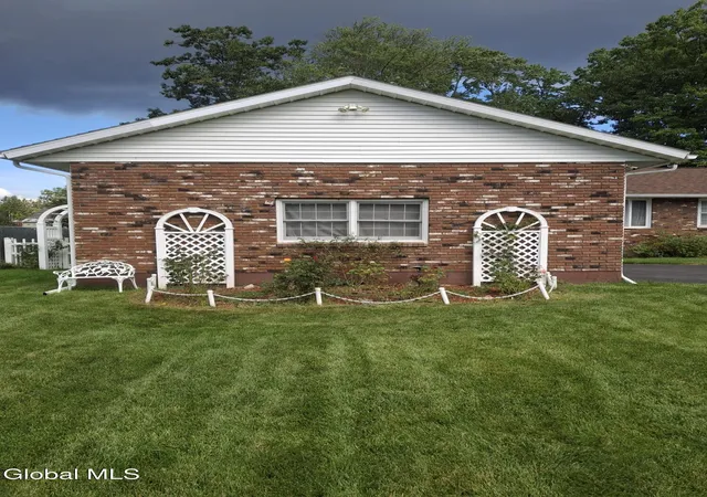 Photo 2 of Single family home for sale at 212 Shirlwood Dr, Schenectady, NY 12306 | MLS# 202625905 | Listing updated on 2026-10-01