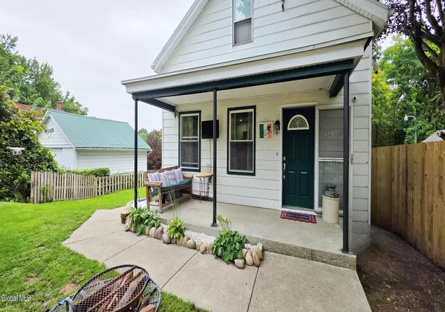 Photo 3 of Single family home for sale at 612 Pawling Ave, Troy, NY 12180 | MLS# 202625744 | Listing updated on 2026-09-10