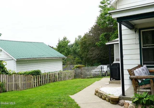 Photo 4 of Single family home for sale at 612 Pawling Ave, Troy, NY 12180 | MLS# 202625744 | Listing updated on 2026-09-10