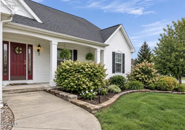 Photo 2 of Single family home for sale at 8 Gladstone Cir, Mechanicville, NY 12118 | MLS# 202625802 | Listing updated on 2026-09-11