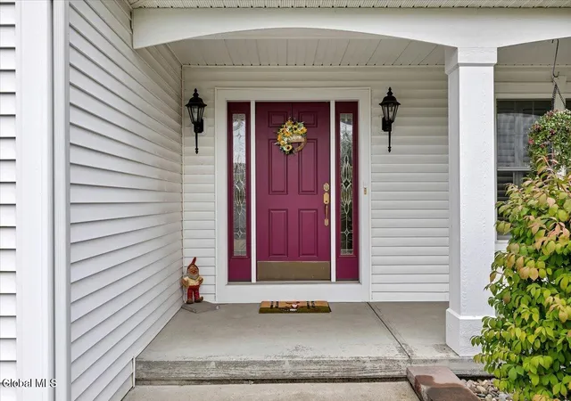 Photo 3 of Single family home for sale at 8 Gladstone Cir, Mechanicville, NY 12118 | MLS# 202625802 | Listing updated on 2026-09-11