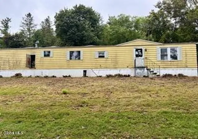 Photo 2 of Sale Pending at 6 Division St, Fultonville, NY 12072 | MLS# 202626048 | Listing updated on 2026-10-01