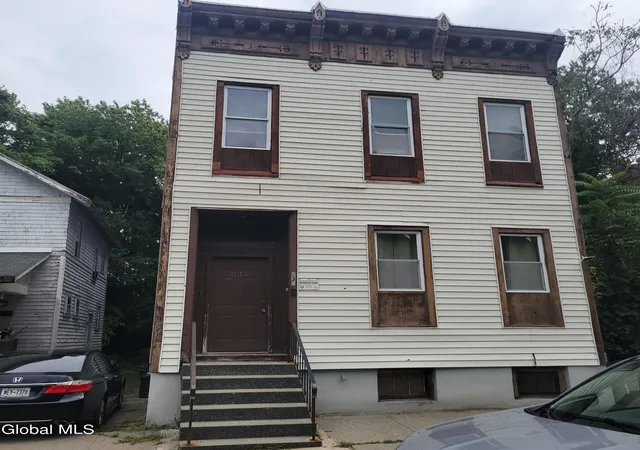 Photo 2 of Multi family home for sale at 239 Colonie St, Albany, NY 12210 | MLS# 202625709 | Listing updated on 2026-09-10