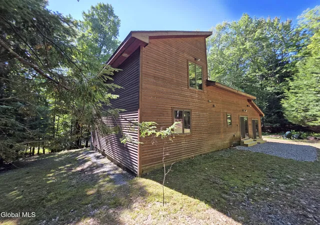 Photo 4 of Single family home for sale at 76 Iroquois Trl, North Creek, NY 12853 | MLS# 202625773 | Listing updated on 2026-09-10
