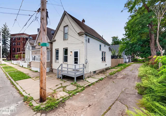 Photo 1 of Sale Pending at 800 Emmett St, Schenectady, NY 12307 | MLS# 202626297 | Listing updated on 2026-09-30