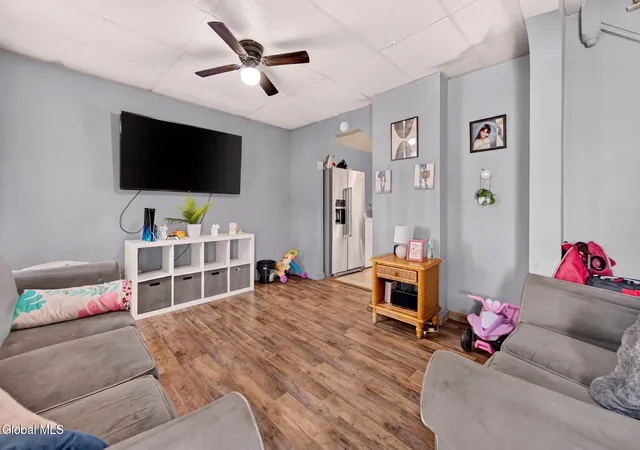 Photo 3 of Sale Pending at 800 Emmett St, Schenectady, NY 12307 | MLS# 202626297 | Listing updated on 2026-09-30