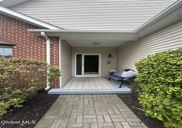 Photo 3 of Single family home for sale at 11 Brinker Way, Albany, NY 12211 | MLS# 202625910 | Listing updated on 2026-09-28