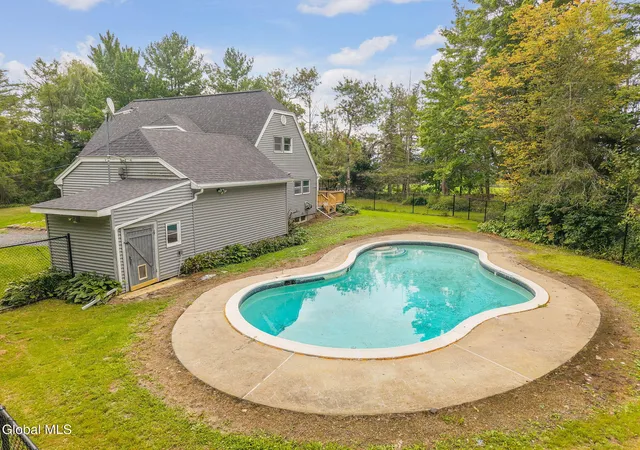 Photo 3 of Single family home for sale at 139 Auser Rd, Esperance, NY 12066 | MLS# 202626363 | Listing updated on 2026-09-18