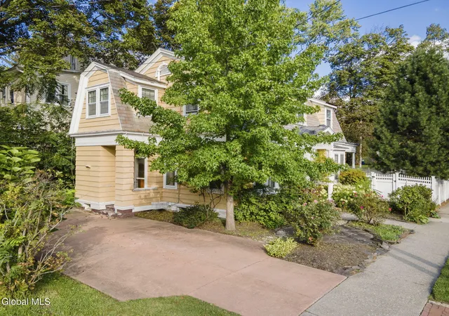 Photo 3 of Sale Pending at 919 Myrtle Ave, Albany, NY 12208 | MLS# 202625759 | Listing updated on 2026-09-15