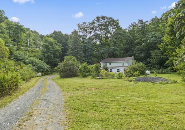 Photo 2 of Single family home for sale at 3908 New York 7, Hoosick Falls, NY 12090 | MLS# 202625746 | Listing updated on 2026-09-10