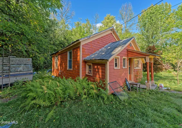 Photo 3 of Sale Pending at 264 Finley Rd, Ballston Spa, NY 12020 | MLS# 202626201 | Listing updated on 2026-09-17