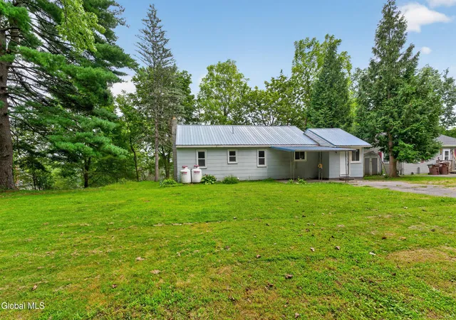 Photo 3 of Single family home for sale at 28 Cardinal Ln, New Baltimore, NY 12124 | MLS# 202625850 | Listing updated on 2026-10-20