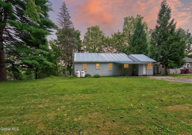 Photo 3 of Single family home for sale at 28 Cardinal Ln, New Baltimore, NY 12124 | MLS# 202625850 | Listing updated on 2026-10-20