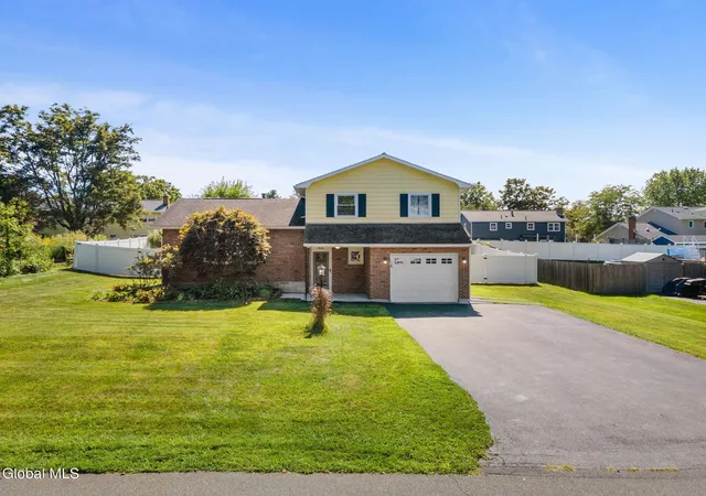 Photo 2 of Sale Pending at 16 Sherbrook Dr, Selkirk, NY 12158 | MLS# 202625827 | Listing updated on 2026-09-21