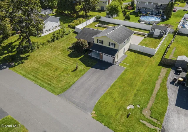Photo 3 of Sale Pending at 16 Sherbrook Dr, Selkirk, NY 12158 | MLS# 202625827 | Listing updated on 2026-09-21