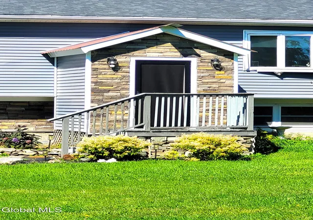 Photo 3 of Single family home for sale at 123 Highland Rd, Greenville, NY 12083 | MLS# 202625774 | Listing updated on 2026-09-11