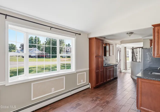 Photo 3 of Single family home for sale at 1058 Inner Dr, Schenectady, NY 12303 | MLS# 202625803 | Listing updated on 2026-09-14