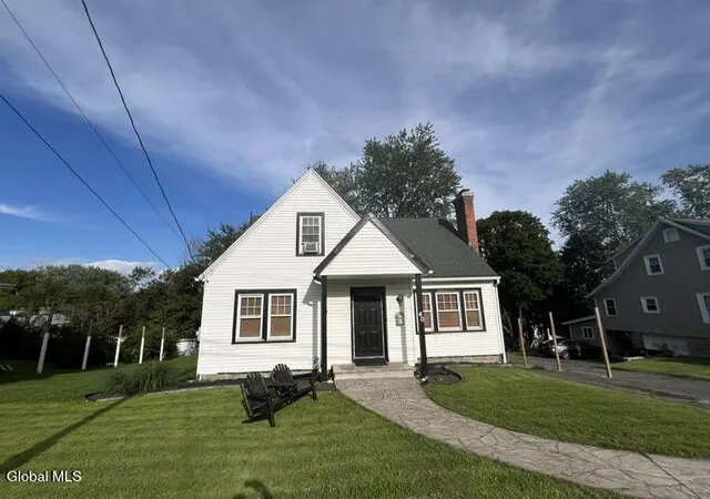 Photo 3 of Single family home for sale at 40 Mcculloch Ave, Ravena, NY 12143 | MLS# 202625776 | Listing updated on 2026-09-11
