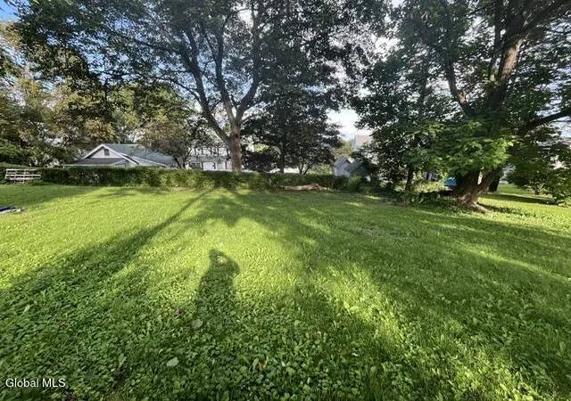 Photo 4 of Single family home for sale at 40 Mcculloch Ave, Ravena, NY 12143 | MLS# 202625776 | Listing updated on 2026-09-11