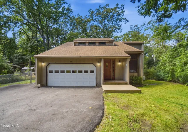 Photo 1 of Sale Pending at 20 W Skyview Dr, Cohoes, NY 12047 | MLS# 202626146 | Listing updated on 2026-09-25