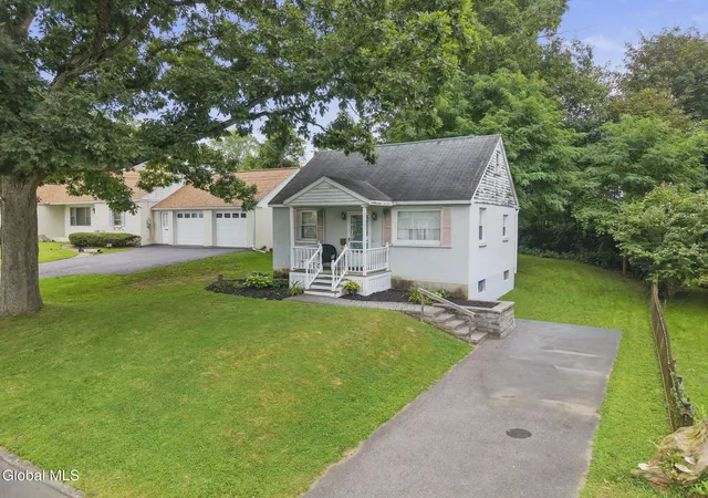 Photo 2 of Sale Pending at 33 Evelyn Ave, Amsterdam, NY 12010 | MLS# 202625945 | Listing updated on 2026-10-05