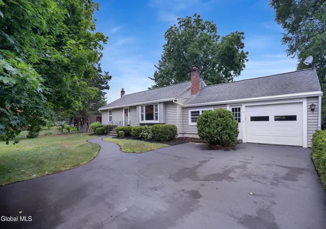 Photo 2 of Sale Pending at 11 Carolyn Ln, Schenectady, NY 12302 | MLS# 202625922 | Listing updated on 2026-09-18