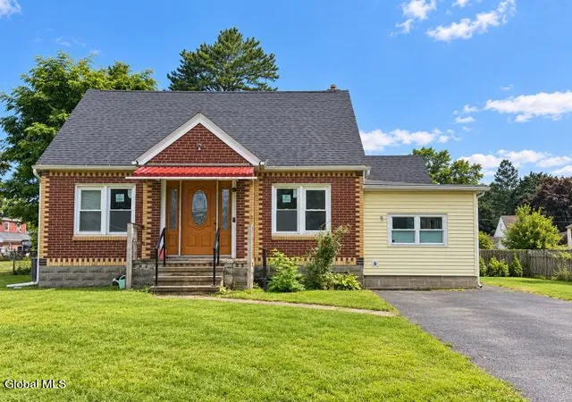 Photo 1 of Single family home for sale at 3247 Taylor St, Schenectady, NY 12306 | MLS# 202625848 | Listing updated on 2026-09-11