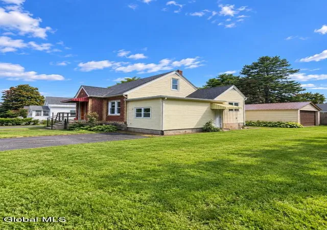 Photo 2 of Single family home for sale at 3247 Taylor St, Schenectady, NY 12306 | MLS# 202625848 | Listing updated on 2026-09-11