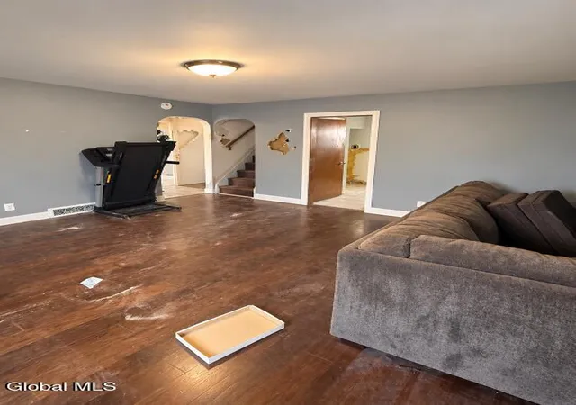 Photo 3 of Single family home for sale at 3247 Taylor St, Schenectady, NY 12306 | MLS# 202625848 | Listing updated on 2026-09-11
