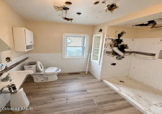 Photo 4 of Single family home for sale at 3247 Taylor St, Schenectady, NY 12306 | MLS# 202625848 | Listing updated on 2026-09-11