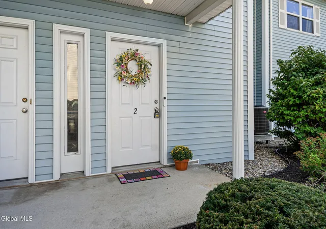 Photo 2 of Sale Pending at 702 Cambridge Manor Dr, Schenectady, NY 12302 | MLS# 202625949 | Listing updated on 2026-09-16