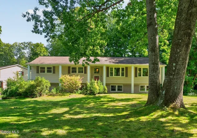 Single family home for sale at 9 Meadow Valley Dr, Clifton Park, NY 12065 | MLS# 202626373