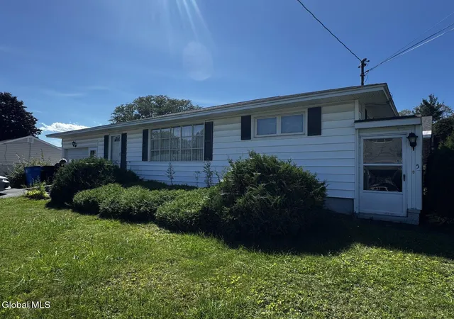 Photo 3 of Sale Pending at 5 Brentwood Ave, Gloversville, NY 12078 | MLS# 202625883 | Listing updated on 2026-09-13