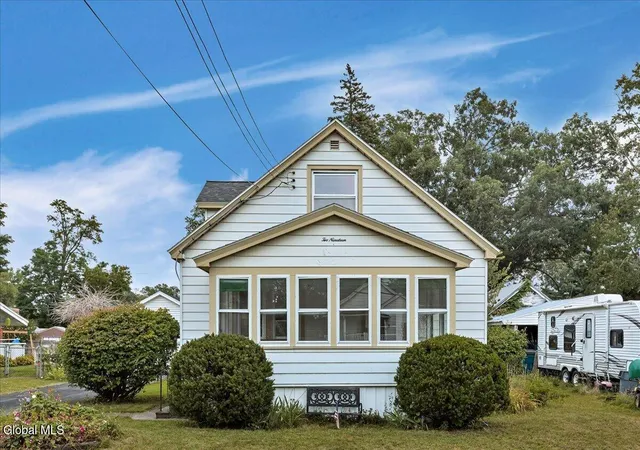 Photo 2 of Single family home for sale at 219 Stoodley Pl, Schenectady, NY 12303 | MLS# 202625900 | Listing updated on 2026-09-12