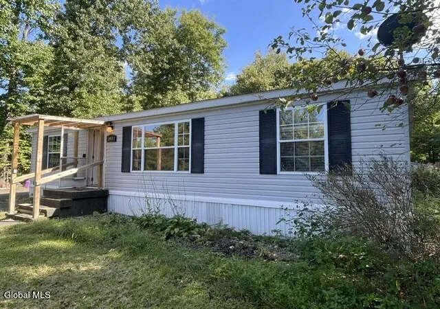 Photo 1 of Single family home for sale at 2002 State Route 67, Valley Falls, NY 12185 | MLS# 202626010 | Listing updated on 2026-09-22