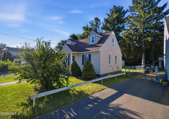 Photo 3 of Sale Pending at 1718 Dorsett St, Schenectady, NY 12303 | MLS# 202626228 | Listing updated on 2026-09-28