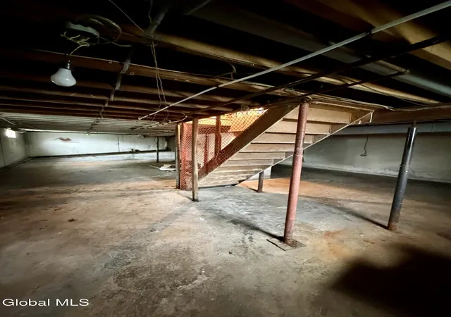 Photo 12 of Sale Pending at 4 S East Ave, Johnstown, NY 12095 | MLS# 202625972 | Listing updated on 2026-10-01