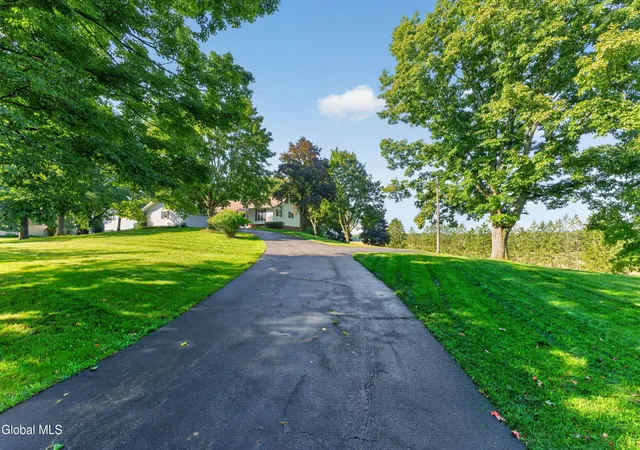 Photo 3 of Single family home for sale at 1140 Van Hoesen Rd, Castleton On Hudson, NY 12033 | MLS# 202625970 | Listing updated on 2026-09-22
