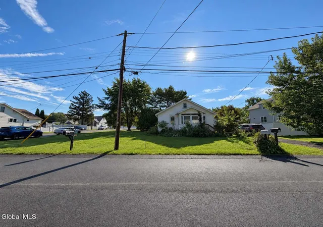 Photo 3 of Sale Pending at 31 Western Ave, Watervliet, NY 12189 | MLS# 202625944 | Listing updated on 2026-09-21