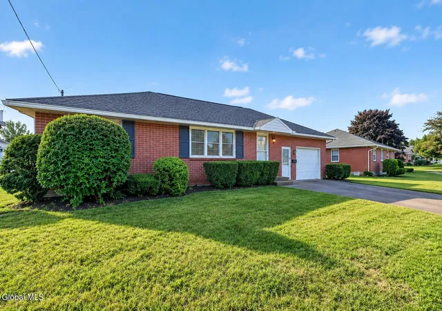 Photo 32 of Sale Pending at 4 Iris Ln, Albany, NY 12205 | MLS# 202626002 | Listing updated on 2026-09-15