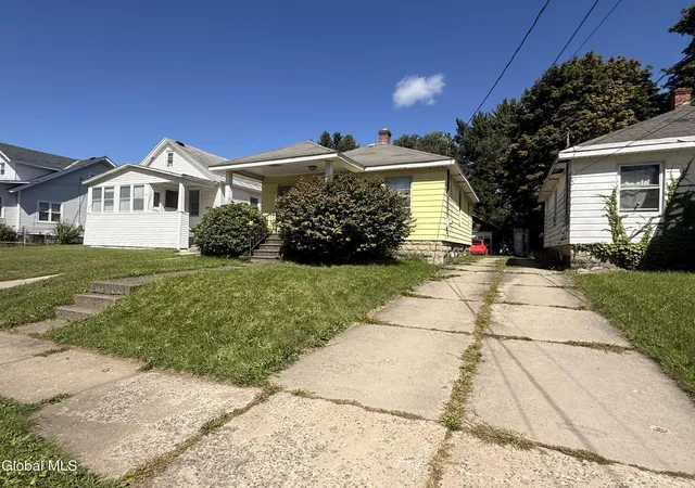 Photo 2 of Sale Pending at 1017 Raymond St, Schenectady, NY 12308 | MLS# 202626165 | Listing updated on 2026-09-23