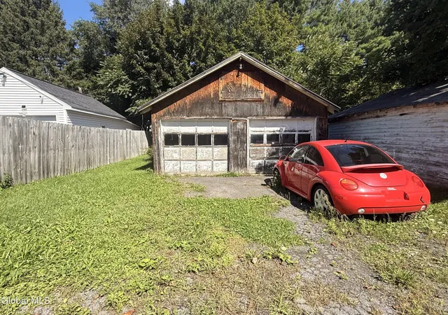 Photo 3 of Sale Pending at 1017 Raymond St, Schenectady, NY 12308 | MLS# 202626165 | Listing updated on 2026-09-23