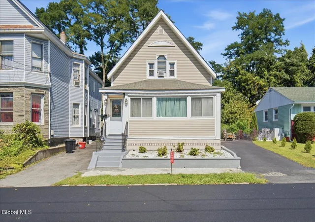Photo 1 of Single family home for sale at 1101 Van Velsen St, Schenectady, NY 12303 | MLS# 202626260 | Listing updated on 2026-09-27