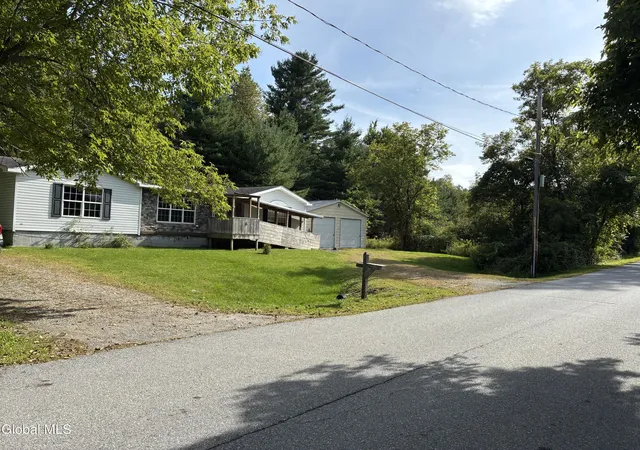 Photo 2 of Single family home for sale at 6 White St, Hoosick Falls, NY 12090 | MLS# 202626159 | Listing updated on 2026-09-16