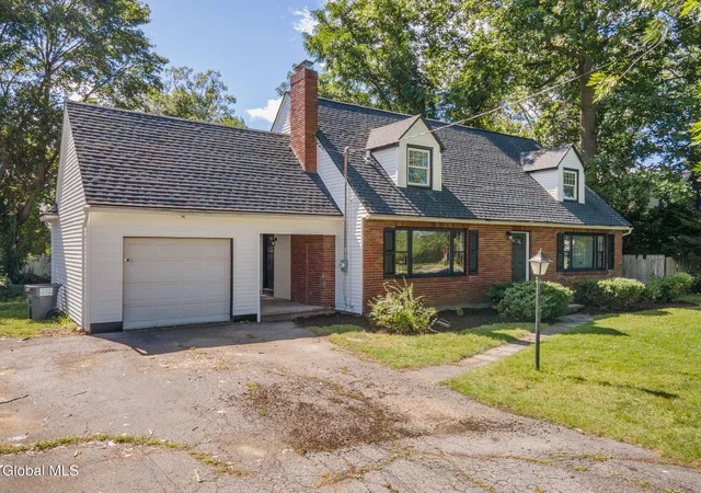 Photo 2 of Sale Pending at 223 Broad St, Schenectady, NY 12302 | MLS# 202626401 | Listing updated on 2026-09-22