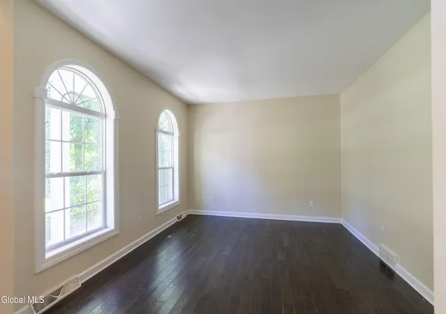Photo 2 of Single family home for sale at 914 Mac Arthur Dr, Ballston Spa, NY 12020 | MLS# 202626185 | Listing updated on 2026-09-17